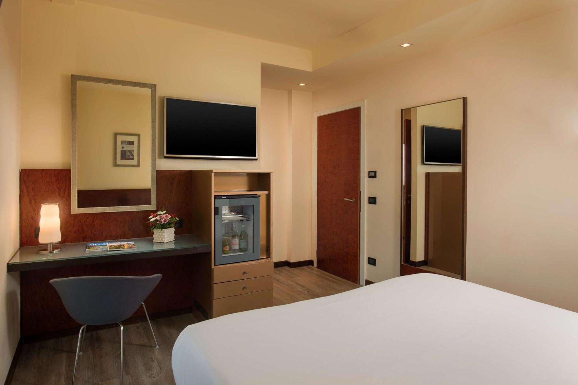 Superior Double or Twin Room,1636001164:JPEG