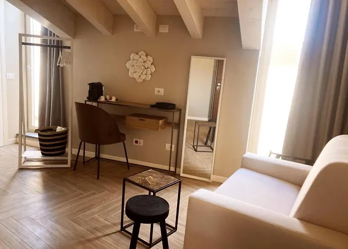 Gatto Bianco Rooms 42Albergo